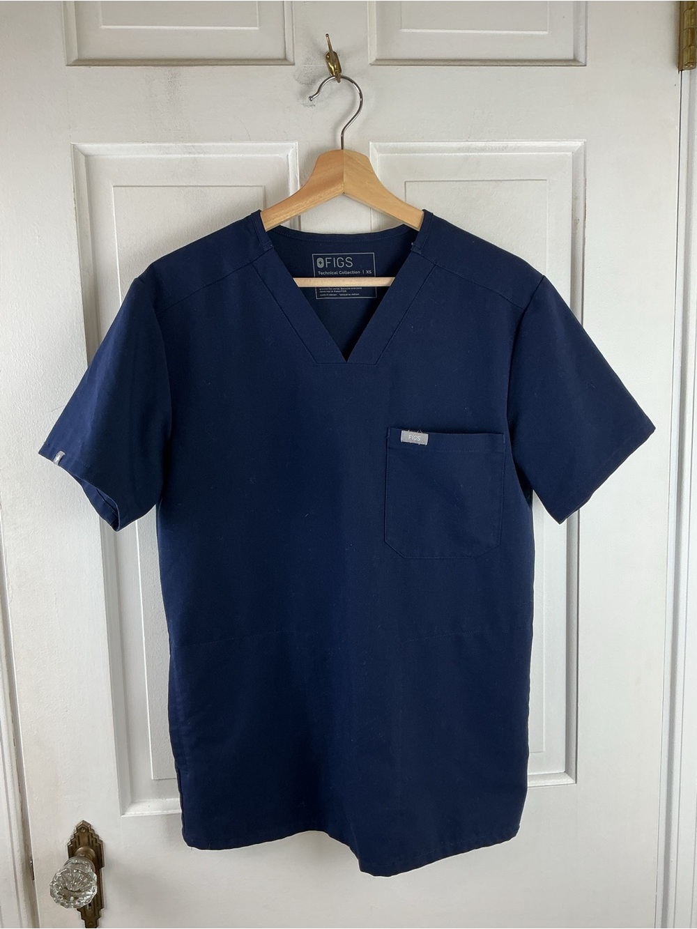 Figs Chisec Men's Sz XS Navy Three Pocket Scrub Top  TM3000
